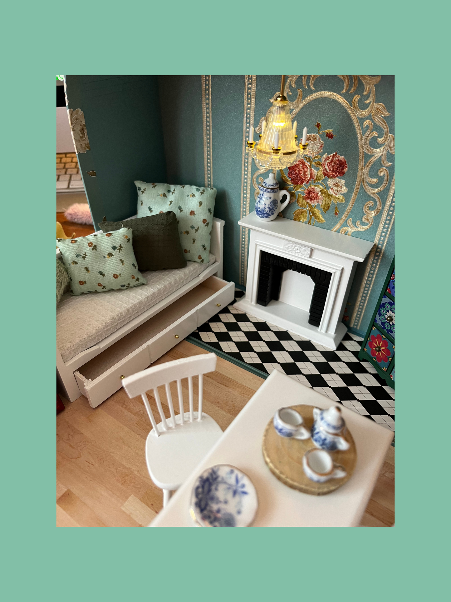 Tiny Friends Travel House