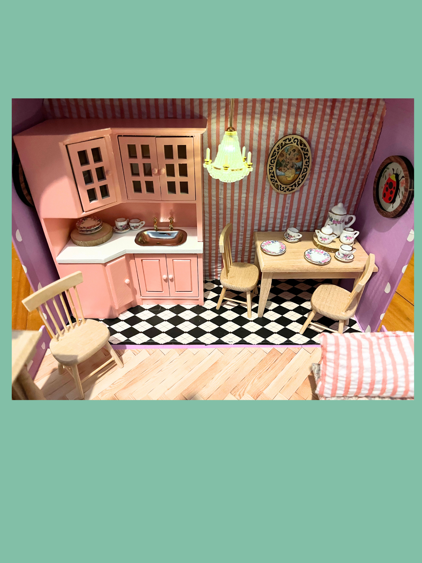 Tiny Friends Travel House